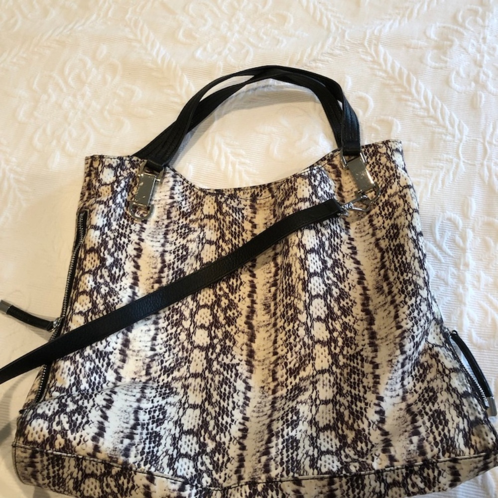 Vince Camuto Riley tote